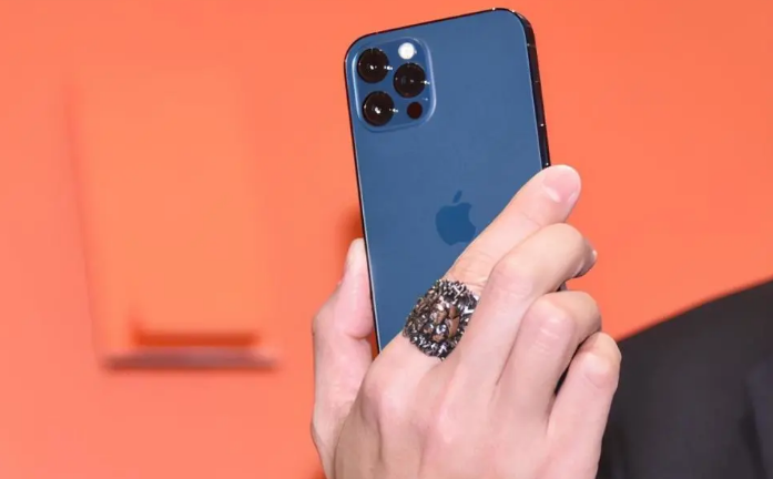 塔河苹果手机维修分享iPhone12系列重启方法教程 